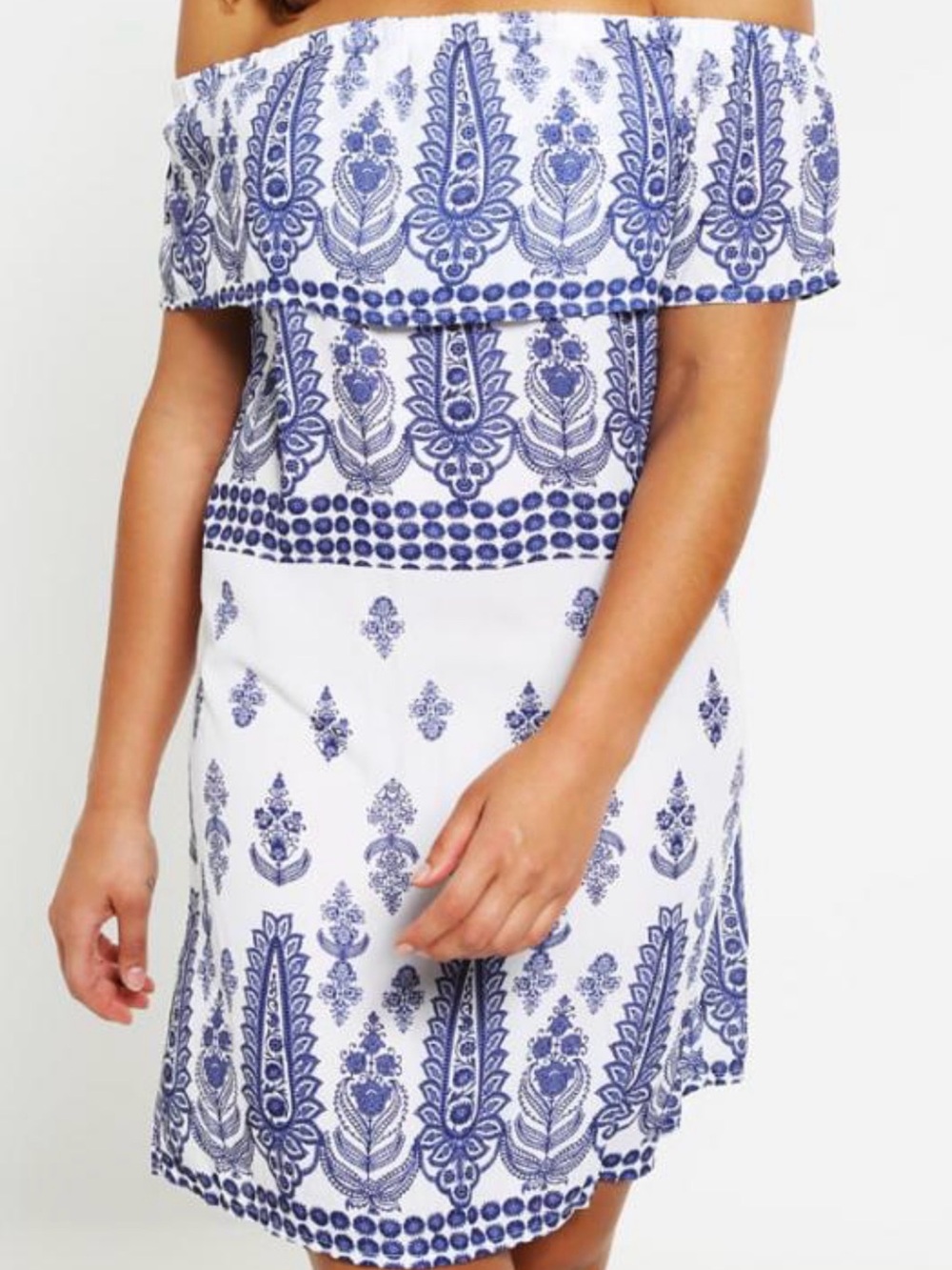 Missguided 20W White Dress with Navy Paisley Print off the shoulder